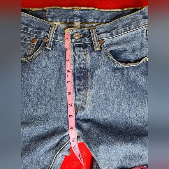 Classic Levi's 501 Jeans - Picture 5 of 10